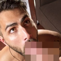 آدم رمزي، نجم أفلام إباحية مثلي الجنس، اقرأ سيرته الذاتية وشاهد مقاطع الفيديو الإباحية التي شارك فيها.
