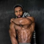 DeAngelo Jackson, כוכב פורנו הומוסקסואלי מוביל, קרא את הביוגרפיה שלהם ועוד