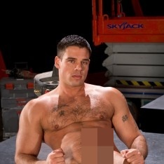 Derek Atlas a top gay pornstar read their bio and more