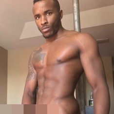 Phoenix Fellington a top gay pornstar read their bio and more