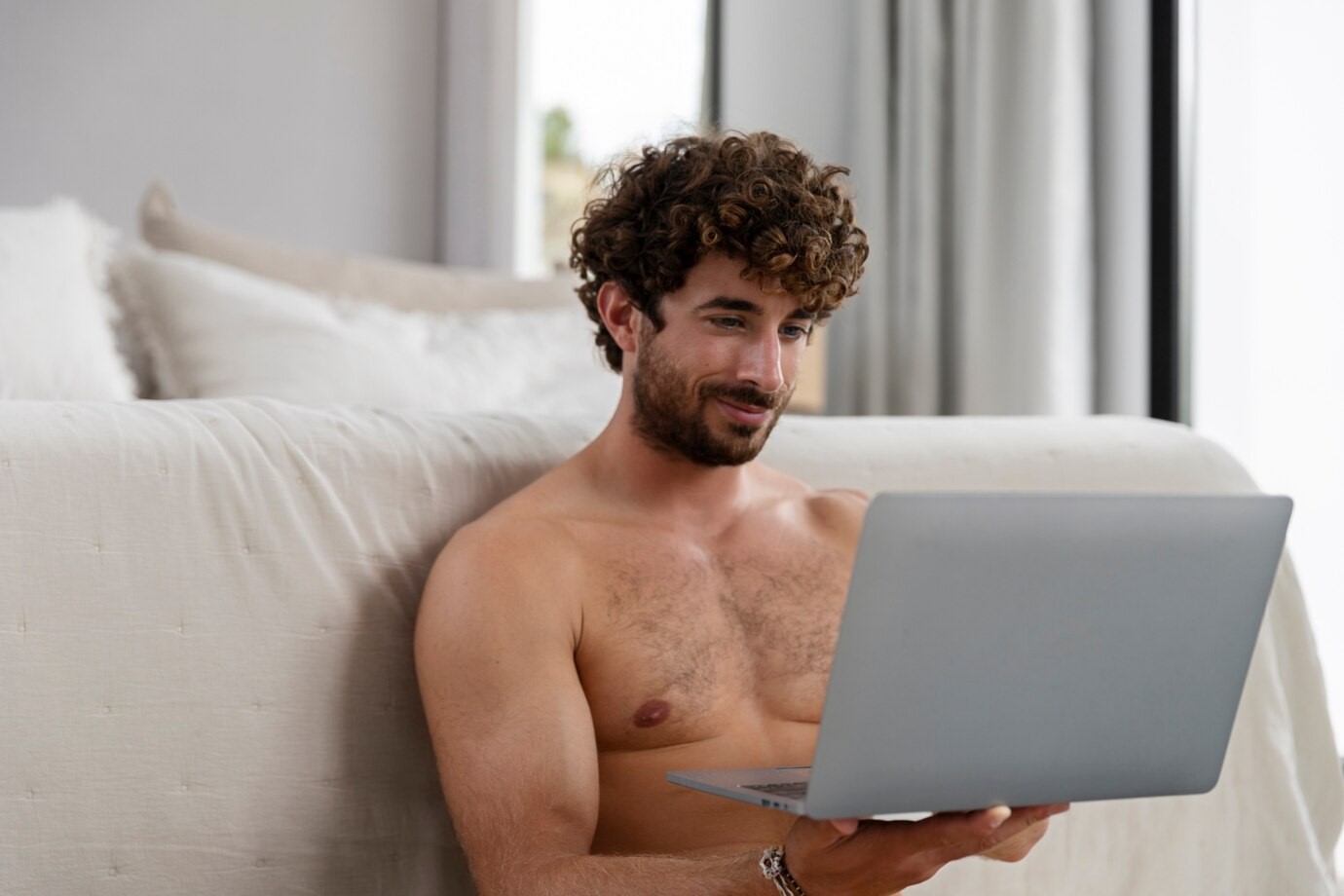 Free video chat with gays you can come across energetic, romantic and so many more types of people